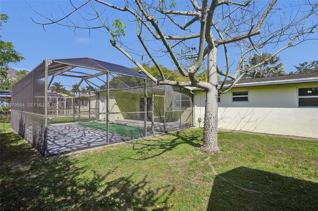 19830 SW 92nd Ave, Cutler Bay, FL 33157