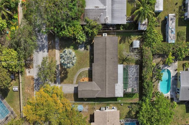 19830 SW 92nd Ave, Cutler Bay, FL 33157