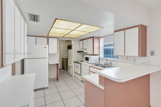 19830 SW 92nd Ave, Cutler Bay, FL 33157