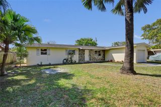 19830 SW 92nd Ave, Cutler Bay, FL 33157