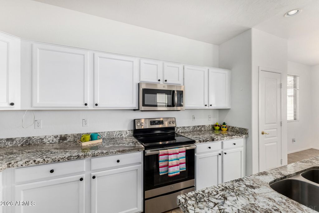 Image 11 of property listing at 3784 E CHICKADEE Road, Gilbert, AZ 85297