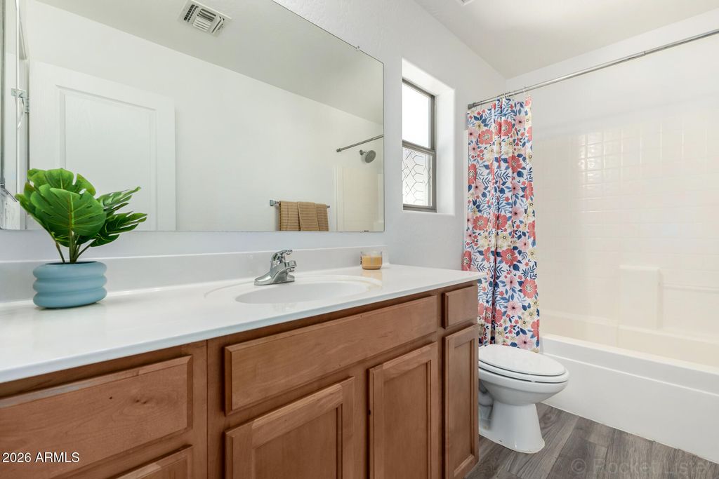 Image 26 of property listing at 3784 E CHICKADEE Road, Gilbert, AZ 85297