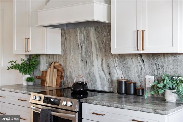 4386 LAKEWOOD DR, Warrenton, VA 20187