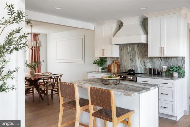 4386 LAKEWOOD DR, Warrenton, VA 20187