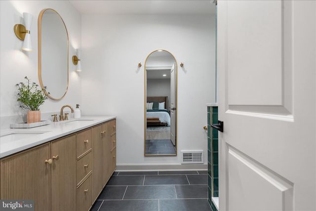 4386 LAKEWOOD DR, Warrenton, VA 20187