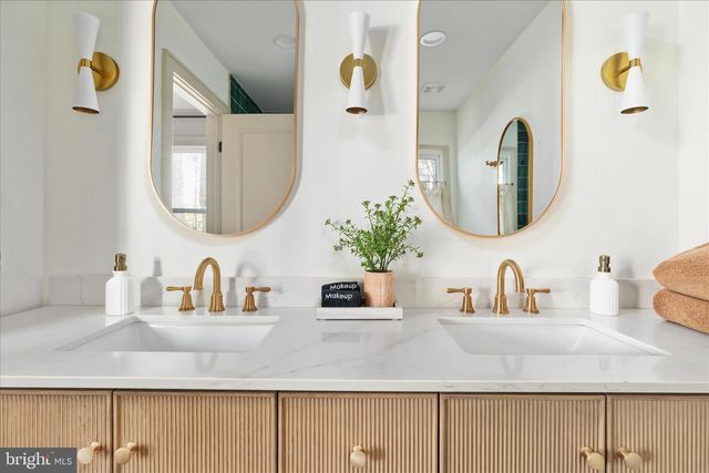 4386 LAKEWOOD DR, Warrenton, VA 20187