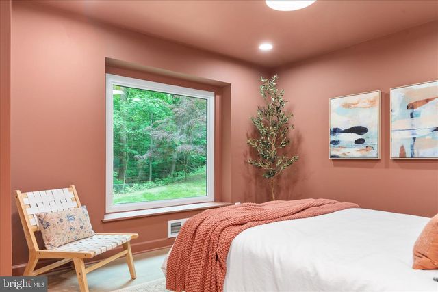 4386 LAKEWOOD DR, Warrenton, VA 20187