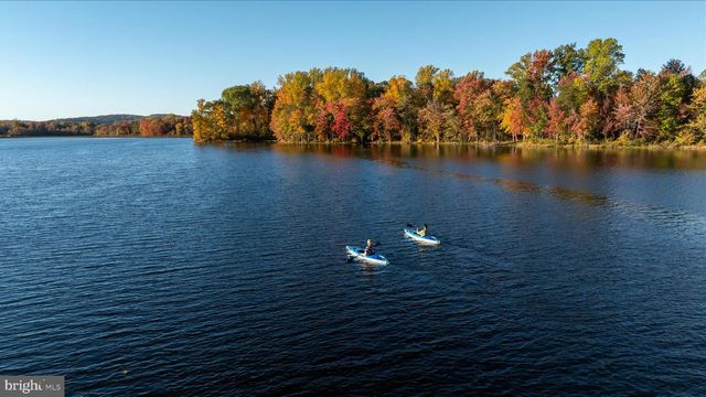 4386 LAKEWOOD DR, Warrenton, VA 20187