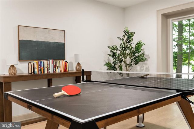 4386 LAKEWOOD DR, Warrenton, VA 20187