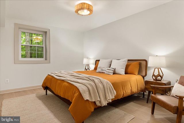 4386 LAKEWOOD DR, Warrenton, VA 20187