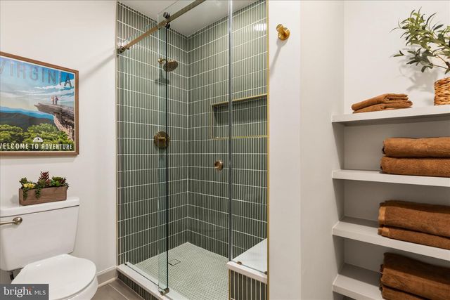 4386 LAKEWOOD DR, Warrenton, VA 20187