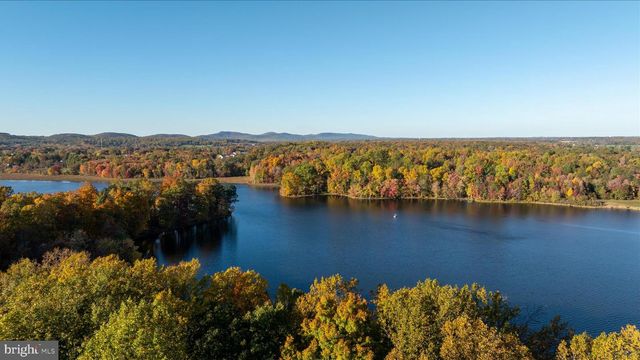 4386 LAKEWOOD DR, Warrenton, VA 20187