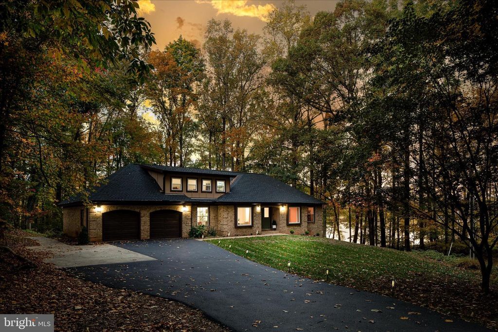 4386 LAKEWOOD DR, Warrenton, VA 20187