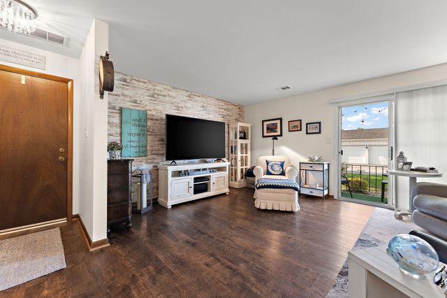 1238 Camellia Drive 11, Munster, IN 46321