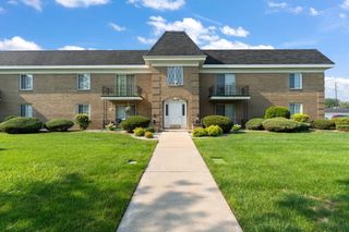 1238 Camellia Drive 11, Munster, IN 46321