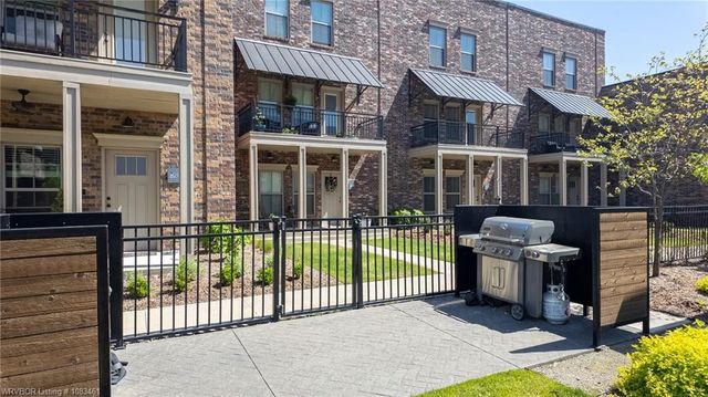 9221 RA Young Jr Drive, Fort Smith, AR 72916