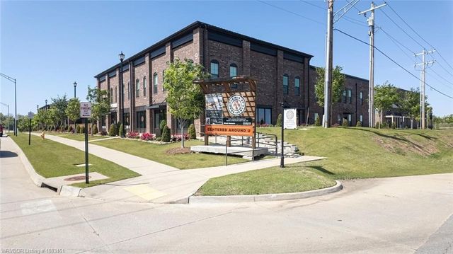 9221 RA Young Jr Drive, Fort Smith, AR 72916