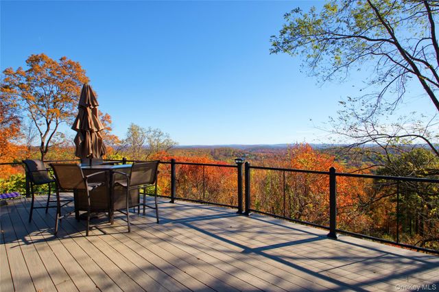 26 Summit Circle Drive, Mahopac, NY 10541