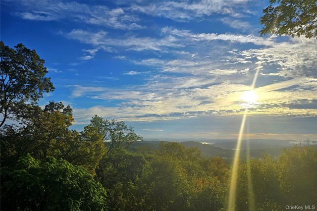 26 Summit Circle Drive, Mahopac, NY 10541