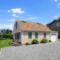 42 Noble Avenue, Groton, CT 06340