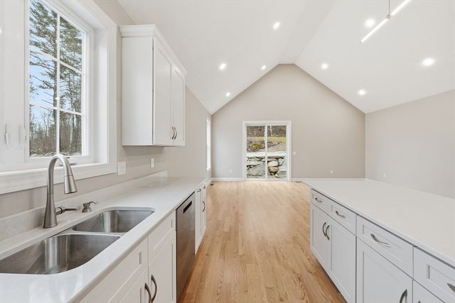 18 Lakeshore Drive, Douglas, MA 01516