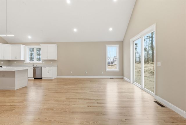 18 Lakeshore Drive, Douglas, MA 01516