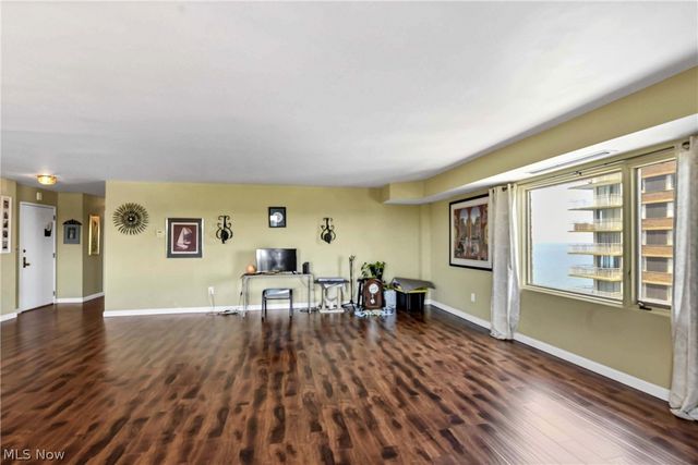 12500 Edgewater Drive 1201, Lakewood, OH 44107