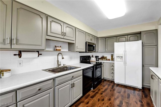12500 Edgewater Drive 1201, Lakewood, OH 44107