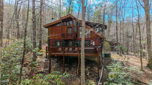 3140 Brothers Way, Sevierville, TN 37862
