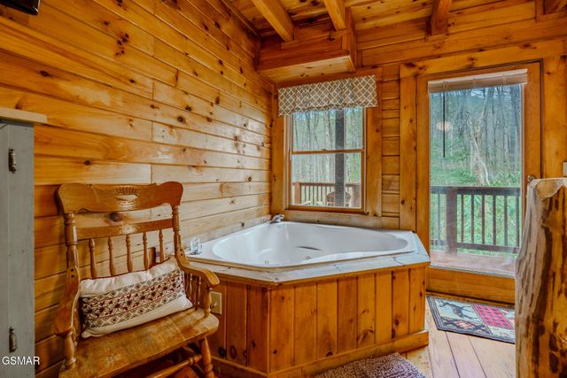 3140 Brothers Way, Sevierville, TN 37862