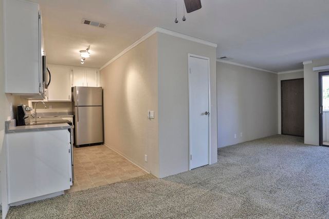 2820 N Arcadia Court B208, Palm Springs, CA 92262