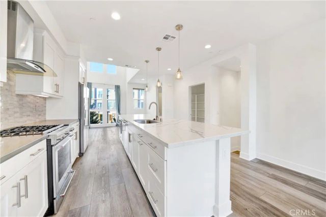 1658 Topanga, Costa Mesa, CA 92627
