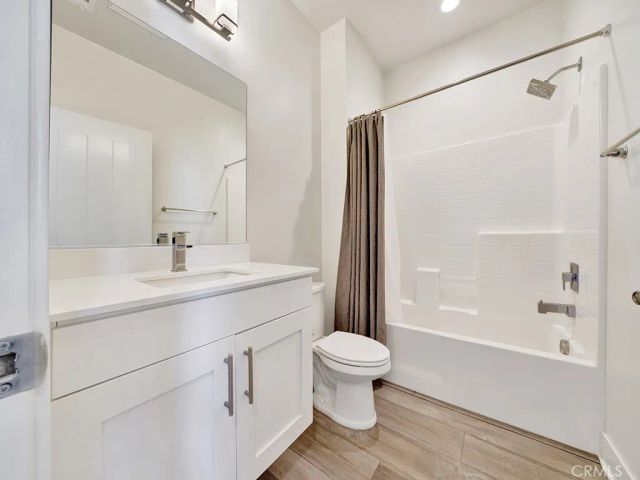 1658 Topanga, Costa Mesa, CA 92627