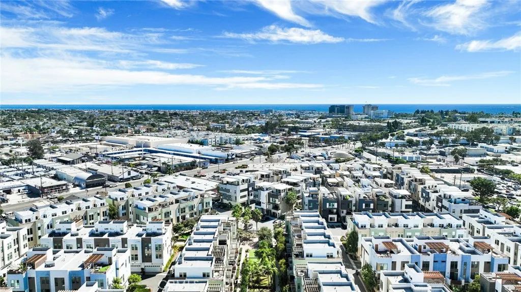 1658 Topanga, Costa Mesa, CA 92627