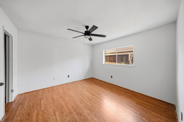 10910 Corona Lane, Houston, TX 77072
