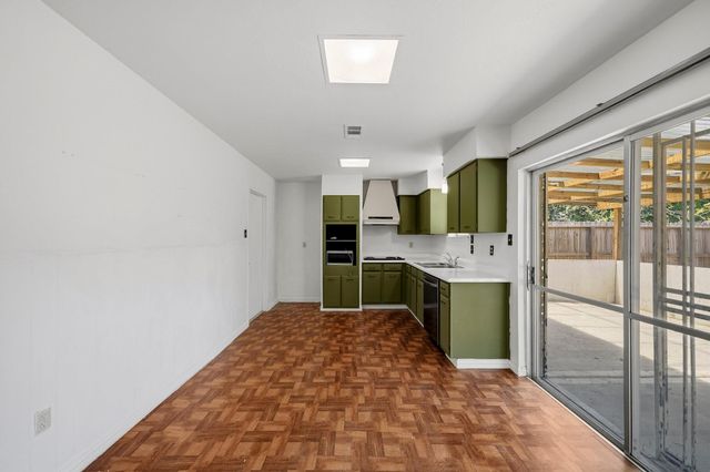 10910 Corona Lane, Houston, TX 77072