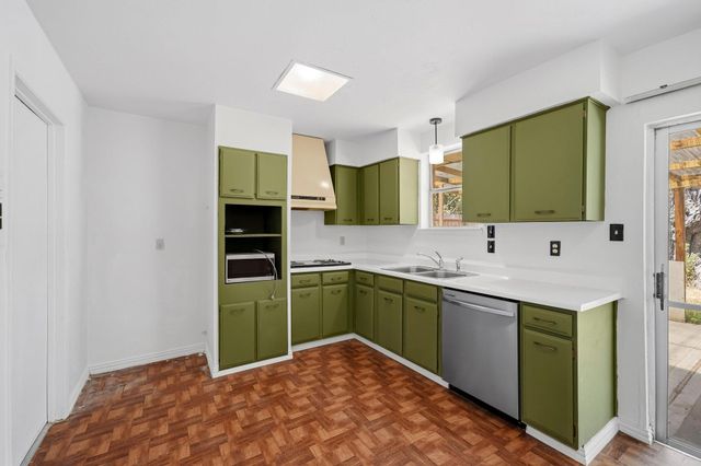 10910 Corona Lane, Houston, TX 77072