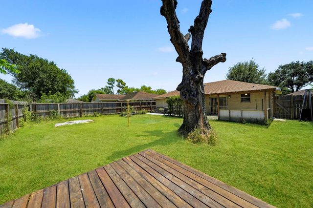 10910 Corona Lane, Houston, TX 77072