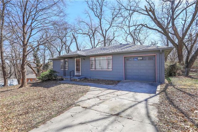 6207 Arcadia Avenue, Kansas City, KS 66102