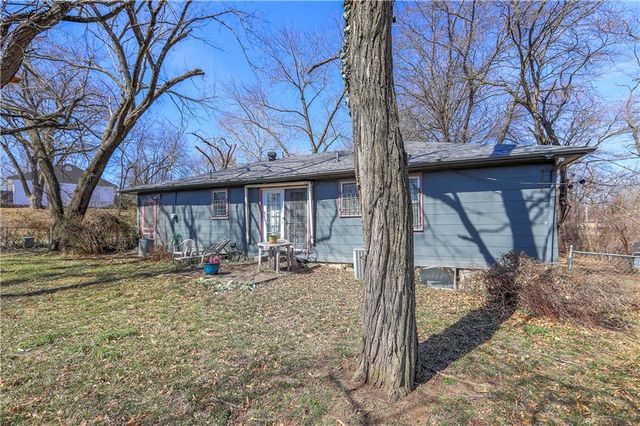 6207 Arcadia Avenue, Kansas City, KS 66102