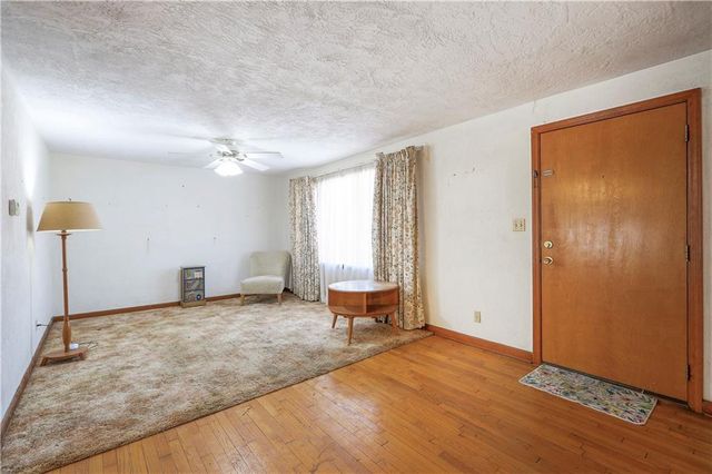 6207 Arcadia Avenue, Kansas City, KS 66102