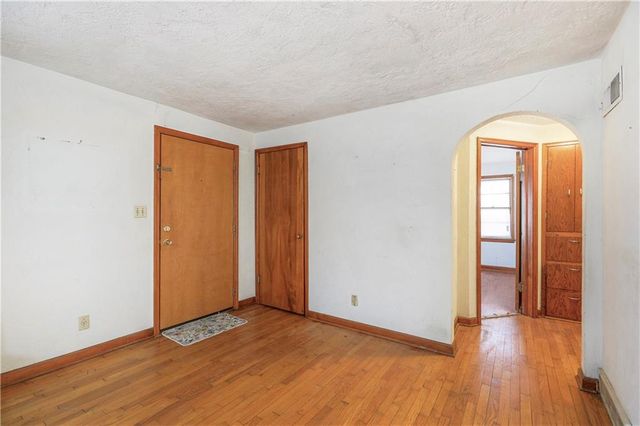 6207 Arcadia Avenue, Kansas City, KS 66102