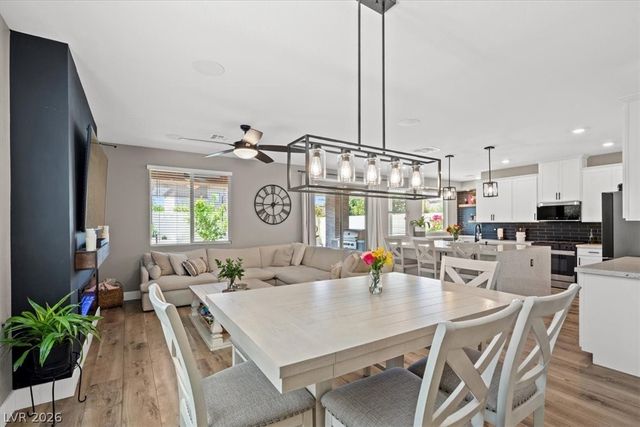 5633 LOWELL CLIFF Street, North Las Vegas, NV 89081