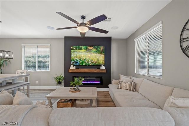 5633 LOWELL CLIFF Street, North Las Vegas, NV 89081