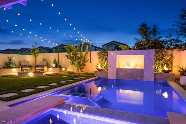 5633 LOWELL CLIFF Street, North Las Vegas, NV 89081