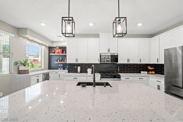 5633 LOWELL CLIFF Street, North Las Vegas, NV 89081