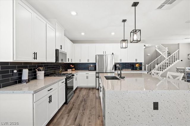 5633 LOWELL CLIFF Street, North Las Vegas, NV 89081