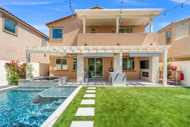 5633 LOWELL CLIFF Street, North Las Vegas, NV 89081