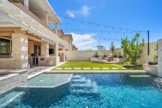 5633 LOWELL CLIFF Street, North Las Vegas, NV 89081