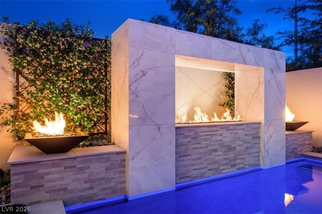 5633 LOWELL CLIFF Street, North Las Vegas, NV 89081